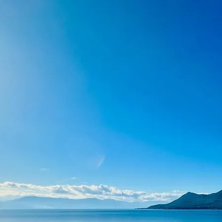 アパートホテル Alexiou