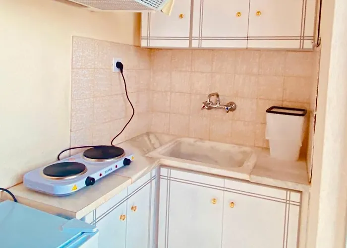 アパートホテル Alexiou